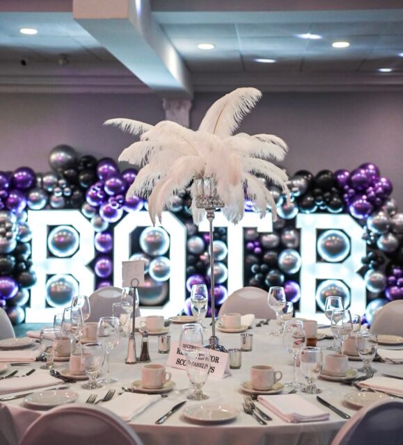 Scotiabank’s Best of the Best 🎭🕺🪩

Designer | @carmelamorenaaa 
Decor | @decorgrande.ca 
Venue | @salasanmarco 
DJ | @momentummusicentertainment 

2/3