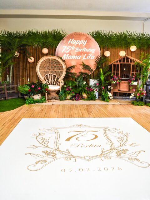 Tropical Vibe at Perlita’s 75th Birthday celebration 🌴✨

Designed by Your’s Truly @carmelamorenaaa 
Want a unique event like this? DM us 😊
www.decorgrande.ca