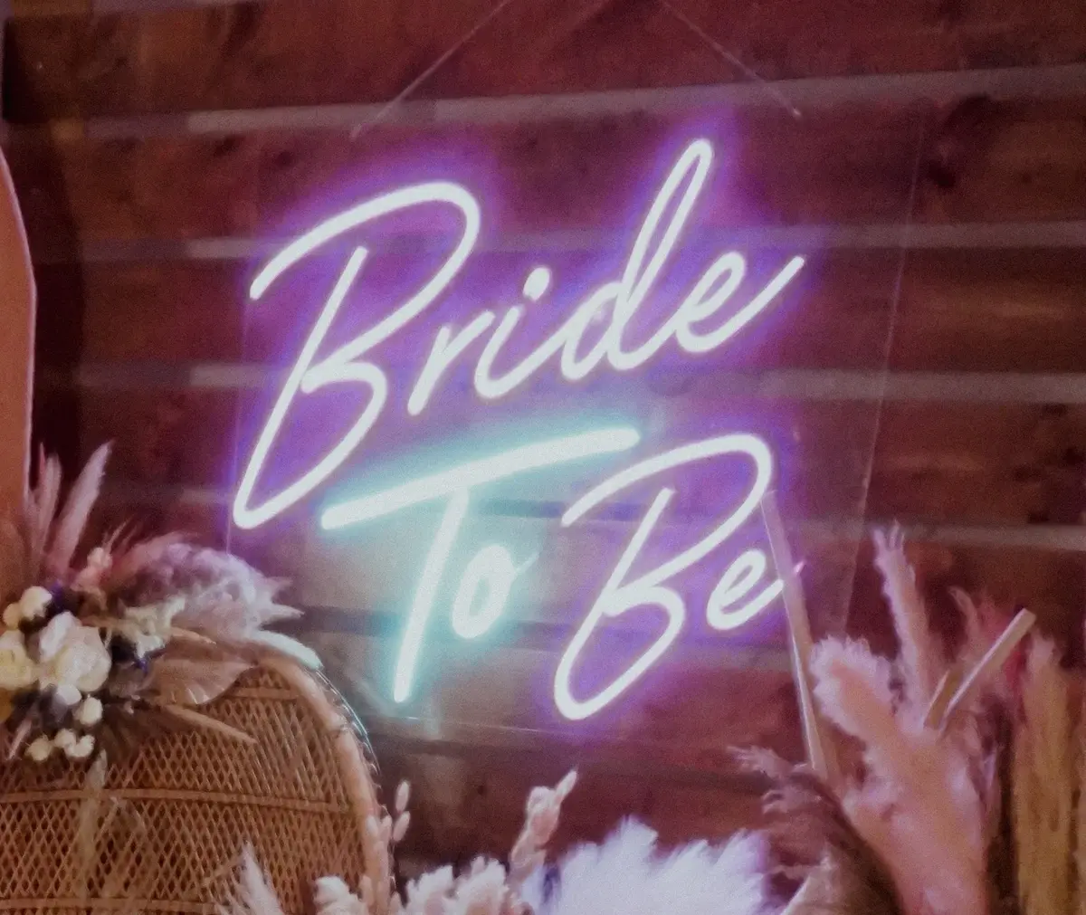 Neon-Sign-Bride-To-Be-Pink-Ottawa